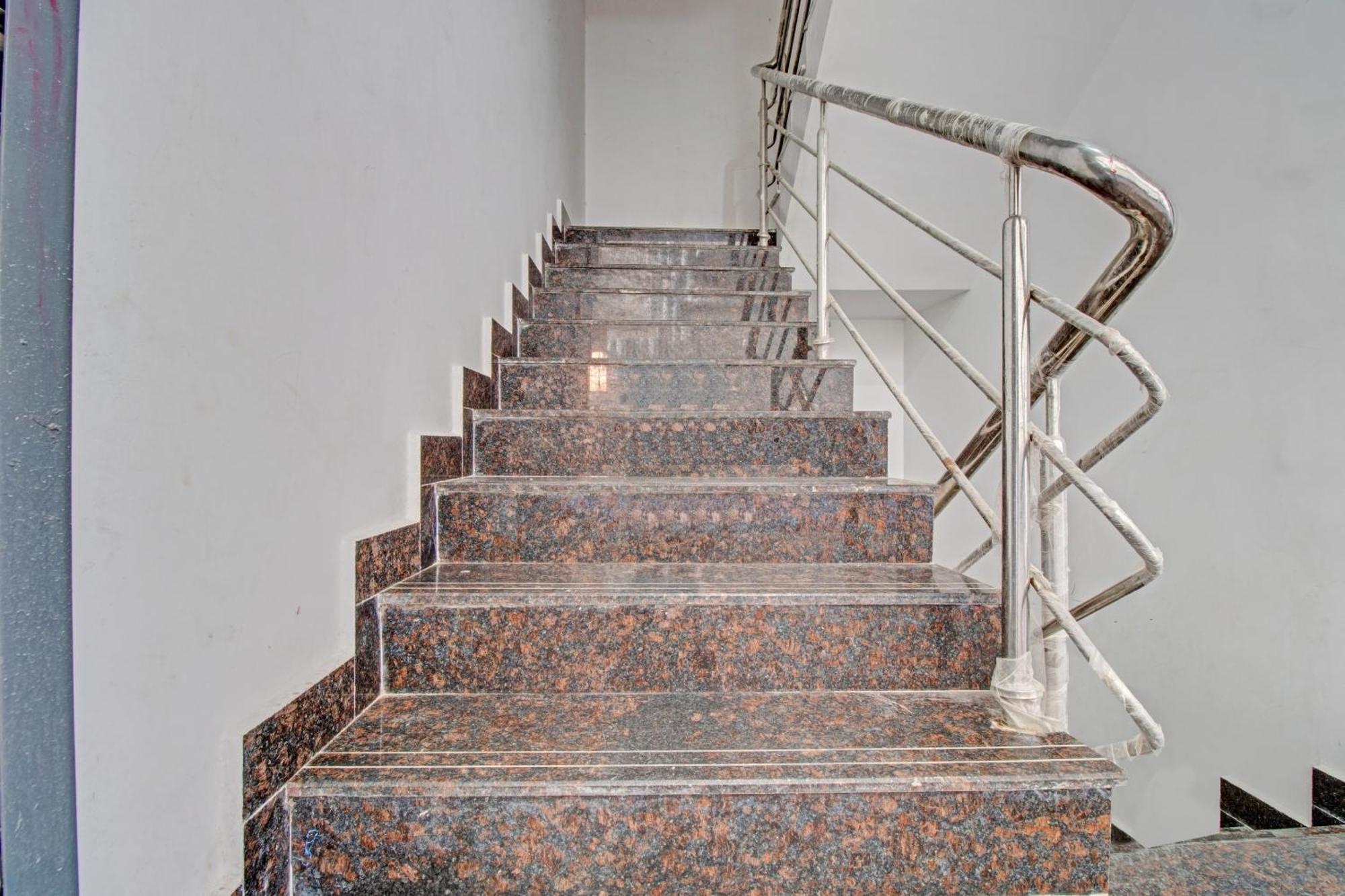 Super Collection O Petals Otium Business Hotel Bangalore Esterno foto