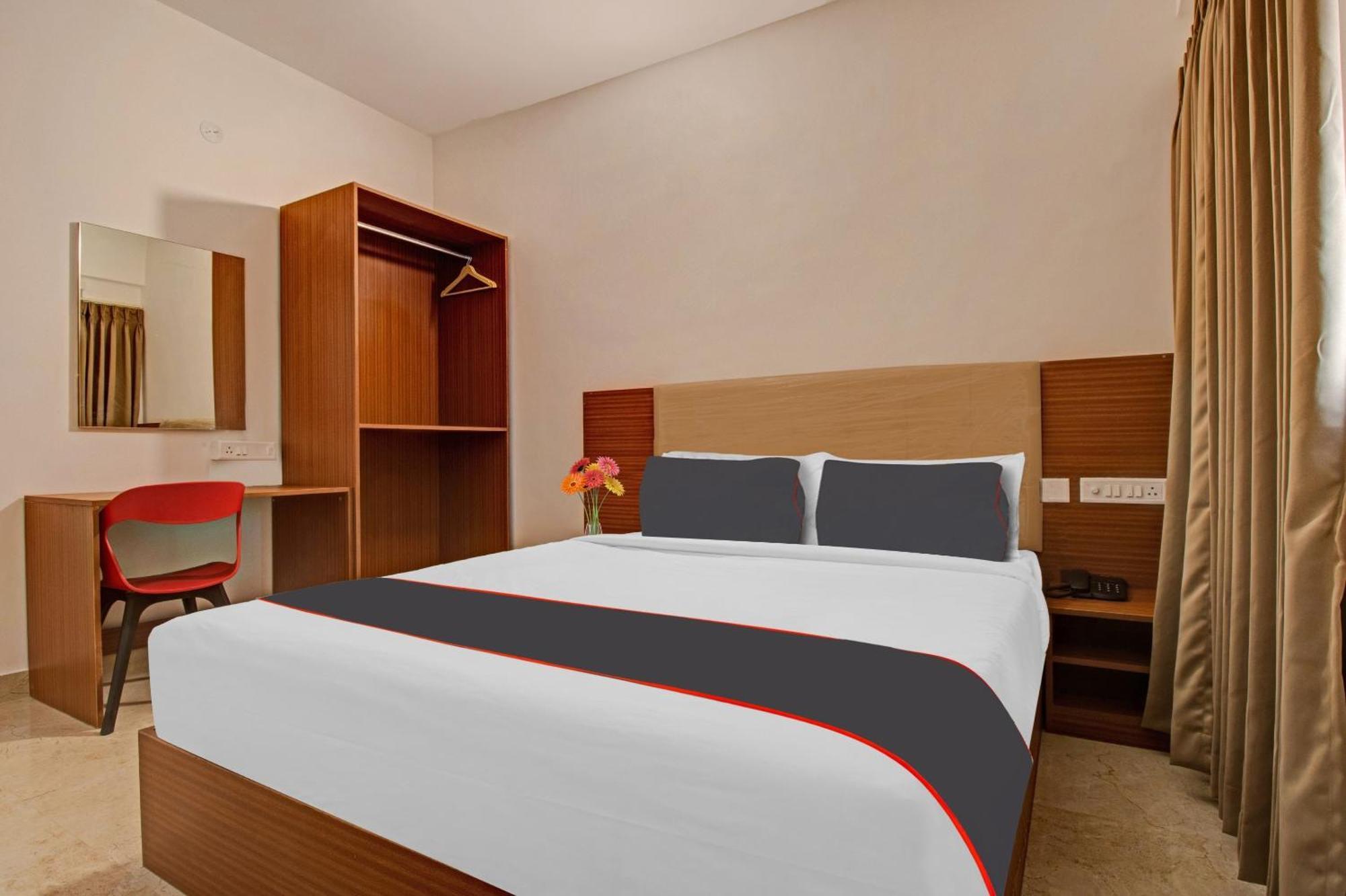 Super Collection O Petals Otium Business Hotel Bangalore Esterno foto