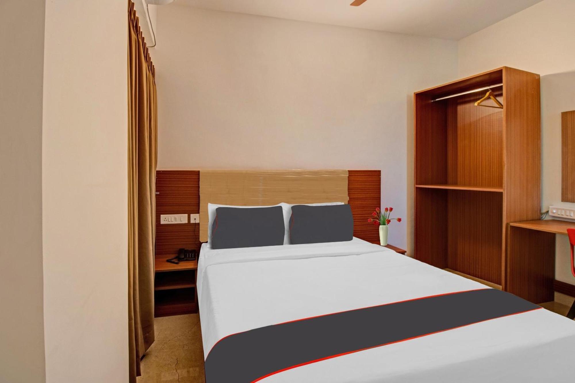 Super Collection O Petals Otium Business Hotel Bangalore Esterno foto