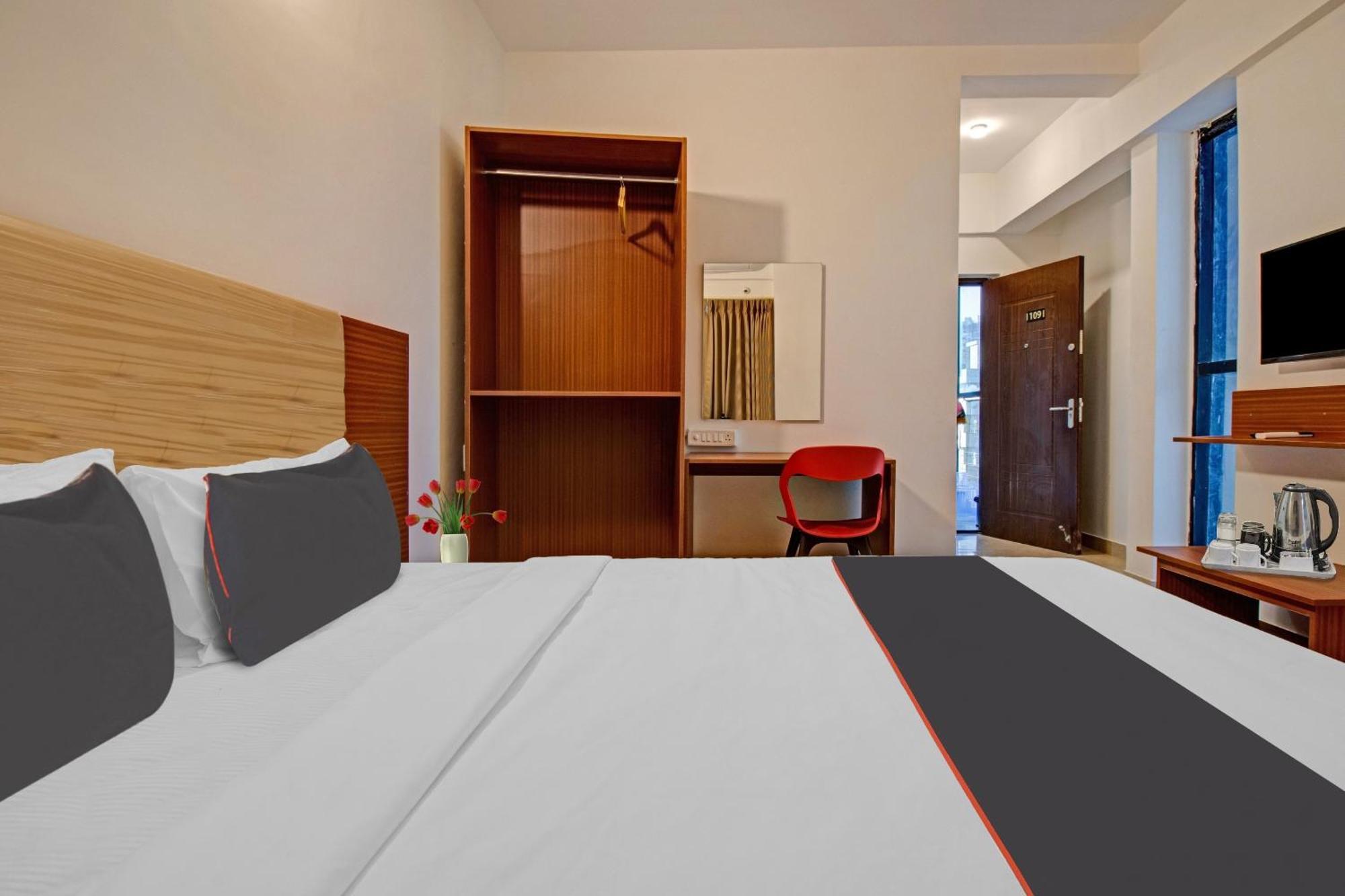 Super Collection O Petals Otium Business Hotel Bangalore Esterno foto