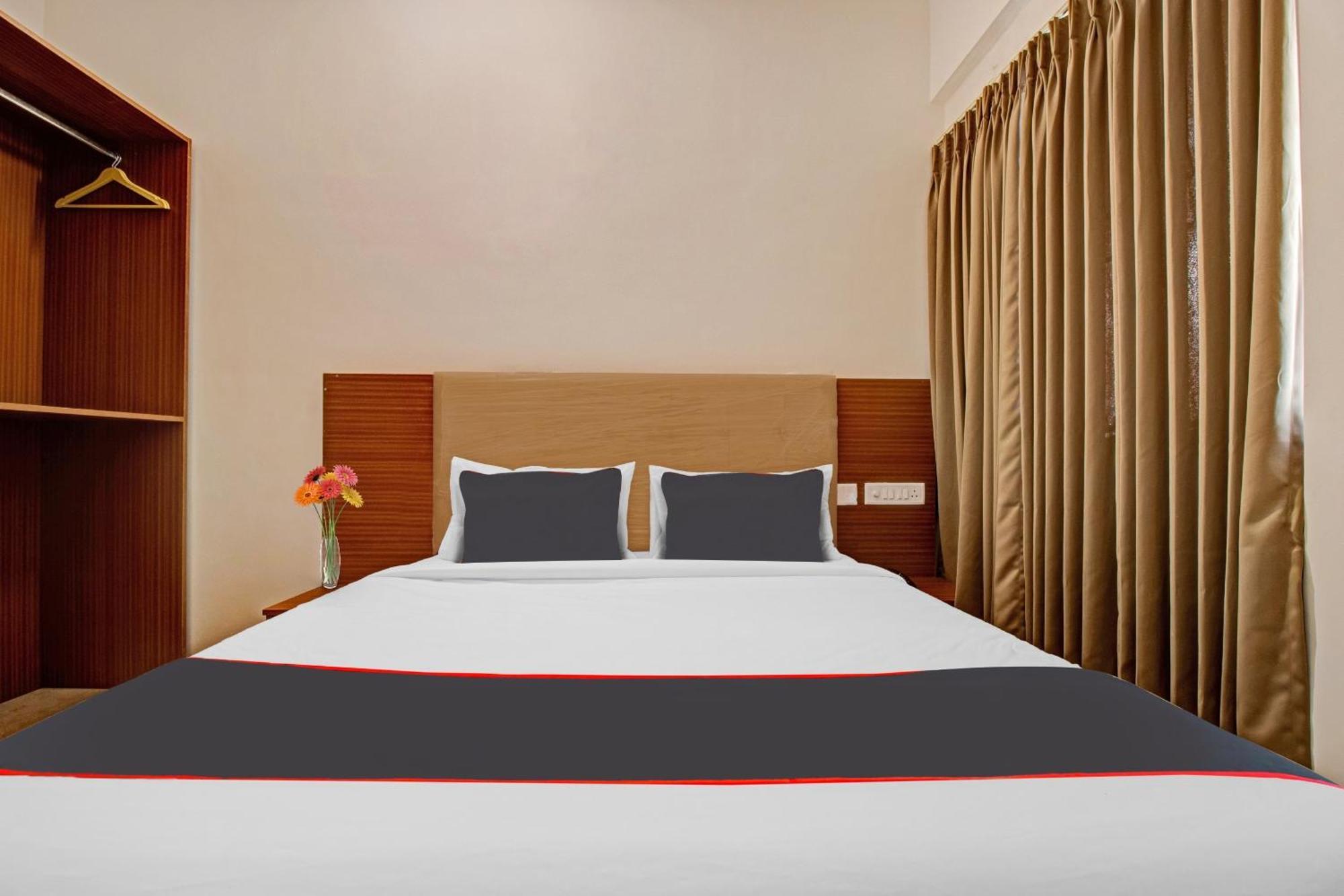 Super Collection O Petals Otium Business Hotel Bangalore Esterno foto