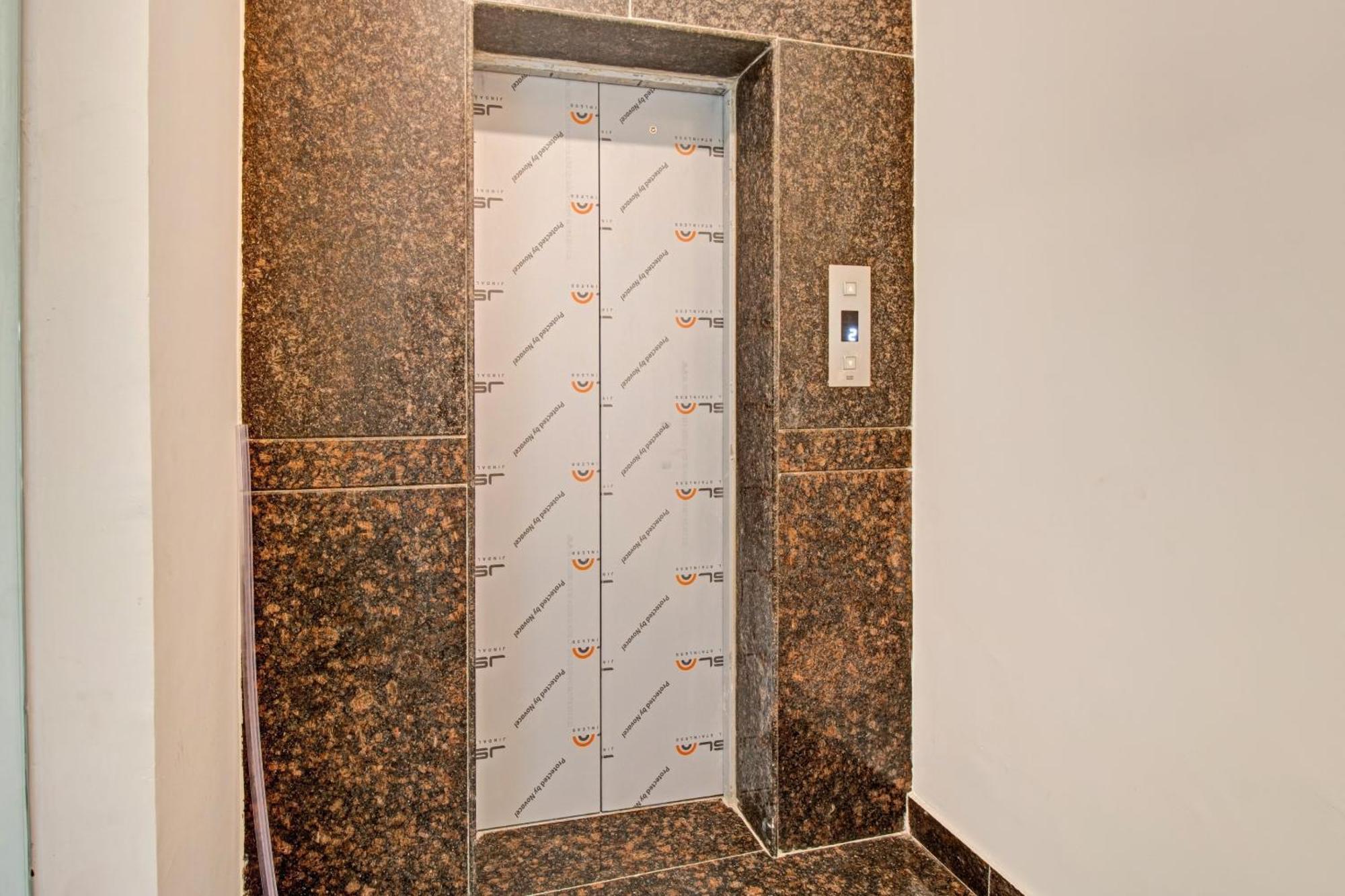 Super Collection O Petals Otium Business Hotel Bangalore Esterno foto